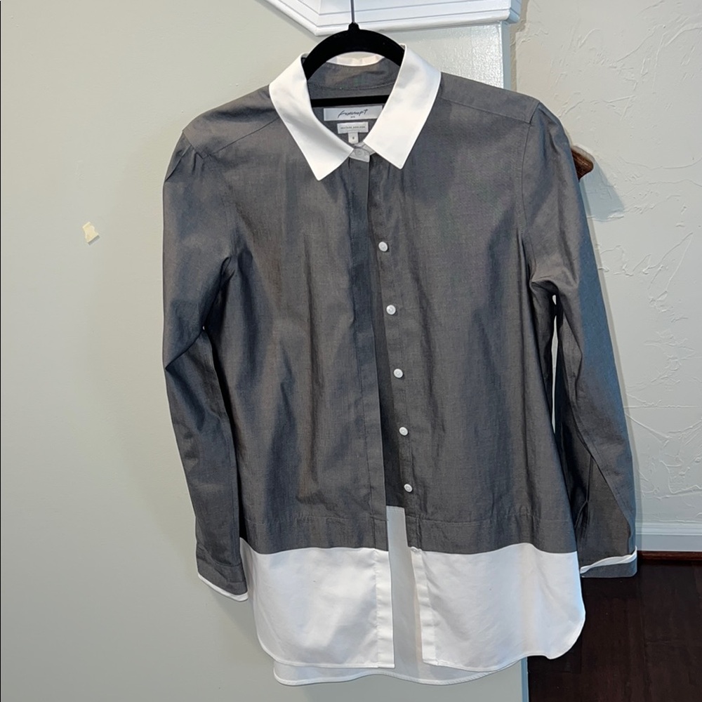 Foxcroft Gray and White Blouse